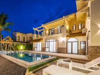 Sun Moon Beach swimming pool courtyard (Shek Mui Wan Shop) โรงแรมในว่านหนิง