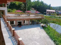 巴蜀人家民宿（蜀南竹海景區店） 翡翠長廊附近的飯店