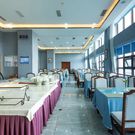 Jintian Hotel (Qionglai Dingsheng Times Plaza)