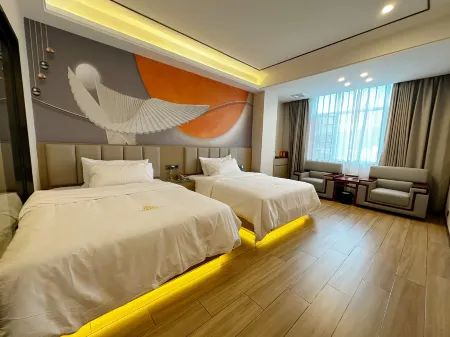 Jinsheng Apartment (Yirong Town) Отели рядом с достопримечательностью «Heyuan Yuewang Mountain Scenic Area»