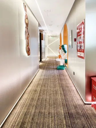 CC E-sports Hotel (Nanchong North Station)