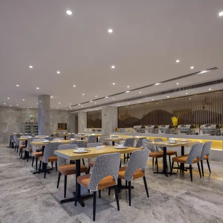 Lavande Hotel (Bijie Zhejiang merchants create beautiful Century City)