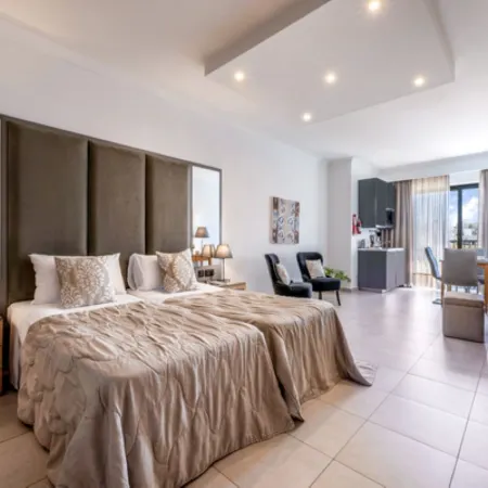 Plaza Regency Hotels Отели в г. Слима