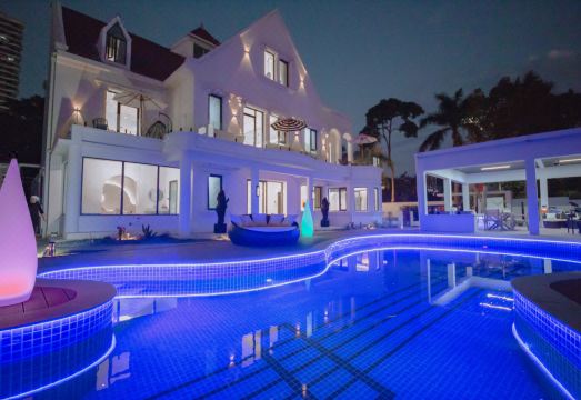 南珠之乡· 北海│安辰Romantic·露天泳池·萌宠园艺│Quality Time亲子体验· Modern未来智能│洁雅INS风设计师花园美宿（北海银滩国际客运港店）外景图