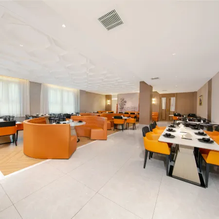 Vienna International Hotel (Nagqu Mundrup Commercial Center Store)