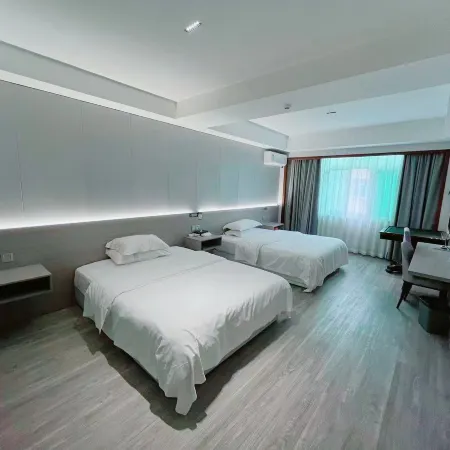 Yuhuan Anyi Business Hotel (Bus Station)