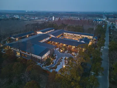 Floral Lux Hotel·Shanghai Bowu NAMIYA Private Tang Courtyard Homestay Hotels near Chongmingxian Zhenhai Temple
