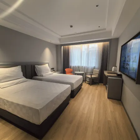 Sunshine Holiday Hotel