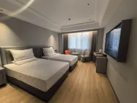 Sunshine Holiday Hotel