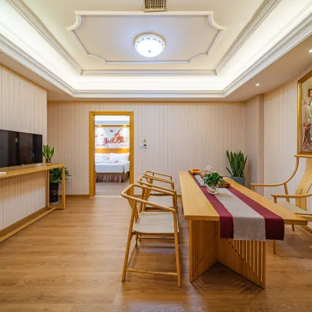 Wuyi Mountain Vienna International Hotel (Sangu Holiday Zone Impression Dahongpao Branch)