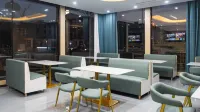 Xinghua Lingyue Hotel (Wuyue Plaza)