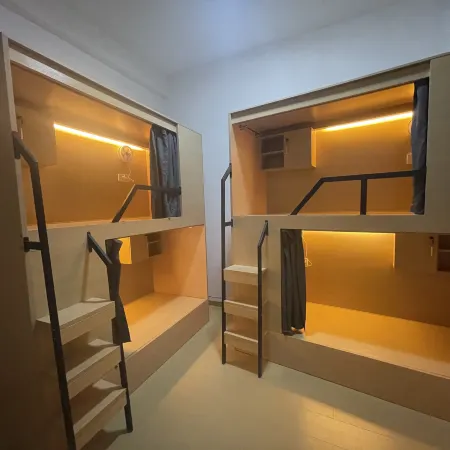 Ruili Lu Shiqi Hostel