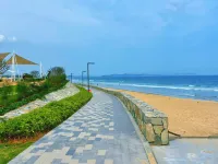 Zhonghai Vacation Homestay (Shantounan Railway Zhonghai Golden Coast Water Park)