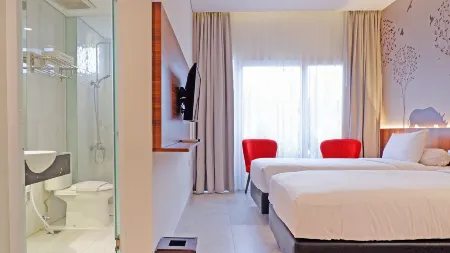 Front One Resort Magelang Отели рядом с достопримечательностью «Statue of Prince Diponegoro»