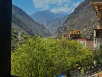 Danba Zhuoke · Huan Shan View Parent-Child Family Resort VILLA Mountain Lodge