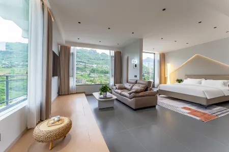 Manshan B&B (Grand Canyon Yunlong Ground Crack Branch) Отели рядом с достопримечательностью «Yizhuxiang Column»