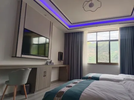 Yufeng cloud   building homestay