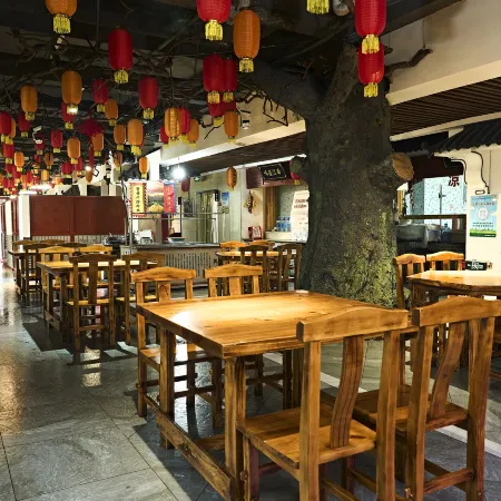Home Inn-Ruibai Cloud Hotel, Paifang Road, Sunshine Coast Trade Street, Shexian County, Handan Отели в г. Шэсянь