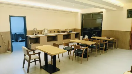 Aduqin Nomad Culture Hotel