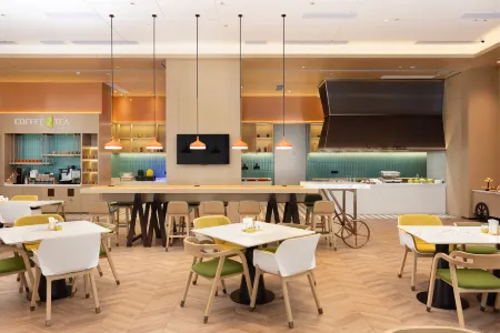 Home2 Suites by Hilton Dongguan Shipai Отели рядом с достопримечательностью «Tangwei Ming and Qing Dynasties Ancient Village»