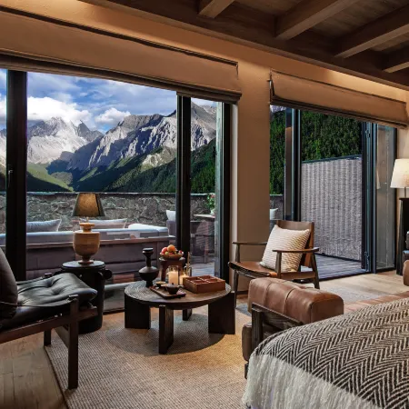 Craftsmanship·Qianqiu Snow, Daocheng Yading Scenic Hotel
