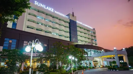Sunlake Waterfront Resort & Convention Jakarta