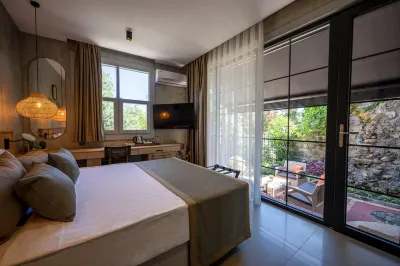 Route Hotel Kaleici - Adult Only (12+) Hotels near Roman Harbour