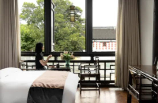 OrigInn Riverside Hotel