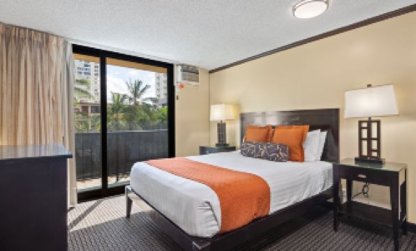 Castle Bamboo Waikīkī Hotel