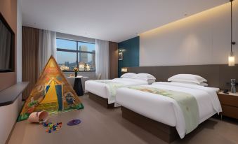 Huizhou Four Seasons Maple Hotel(Huizhou High Speed Rail Station Xinghe Coco Store)