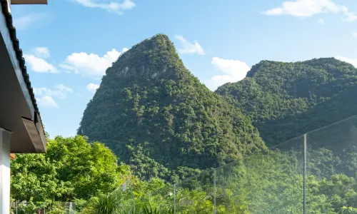 Lijiang Scenery Resort (Yangshuo West Street, Li River Scenic Area)