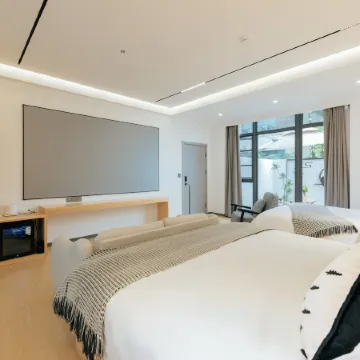 Yuejia Hotel (located within the Xitang Ancient Town Scenic Area)