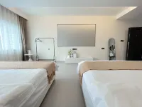 E Times Apartment (Changsha Wu Yi Square IFS) - Balkon