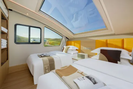 Yilai Elaine · Hechuan Yunjin Wild Luxury Camp