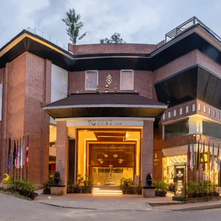 Square Hotel