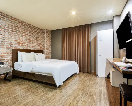 Paradise Hotel 利川市のホテル