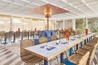 Hotel Chromatics by HappyCulture - sarapan