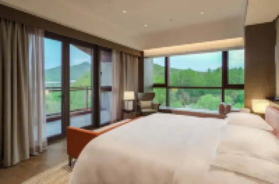 Qihu Hotel Hotels in Yanqi Lake/Hongluo Temple area