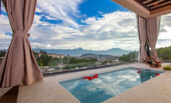 Lijiang LiuLigong 360 degrees Hot Spring Hotel