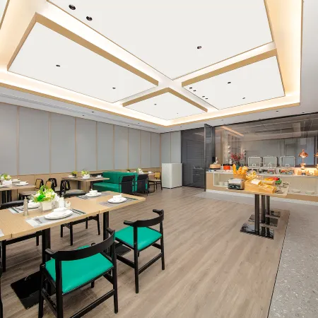 Country Inn & Suites by Radisson(Guangzhou Huashi Subway Station) Отели рядом с достопримечательностью «Станция метро Wushan»