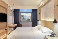 Borrman Hotel (Yongkang West Passenger Terminal Baolong Square)