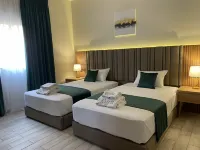 Victoria Hotels in 