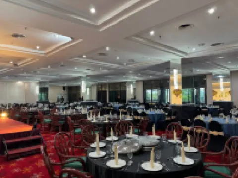 Royal Park Hotel 龍溪住宿飯店