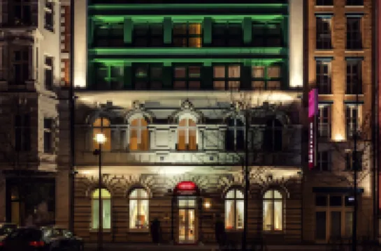 โรงแรมเมอร์เคียวแอนด์เรซิเดนซ์ เช็คพอยต์ชาร์ลี