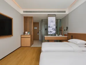 Huazhu · Banlan Hotel (Yanji Korean Folk Village Yanji Dinosaur Kingdom)