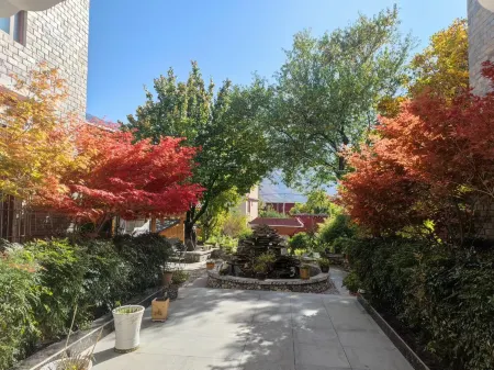 Bachu Lin'Ga Folk Culture Hotel Отели рядом с достопримечательностью «Unplanned Camping Site»