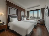 The Q Boutique Hotel Hotels near Pho Co