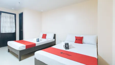 RedDoorz @ Isabelita Hotel Tuguegarao City