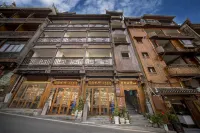 Longqi, Phoenix, waterfront, high end B & B Hotels in Fenghuangxian
