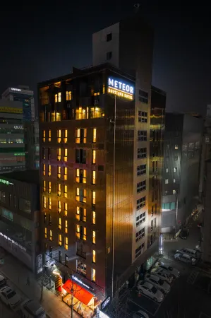 Hotel METEOR Отели рядом с достопримечательностью «Вусонский университет Восточный Кампус»